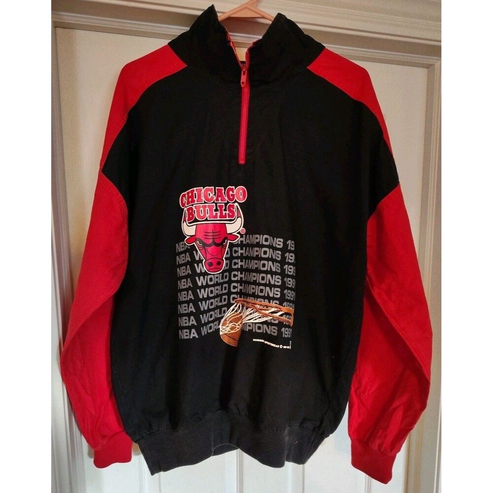 Vintage Chicago Bulls 1991 Hummer Sortswear Light  Weight Jacket size Large VG